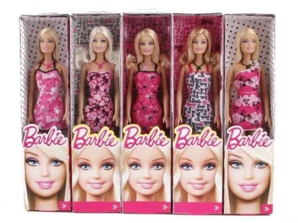 Mattel Barbie Şık Bebekler T7439