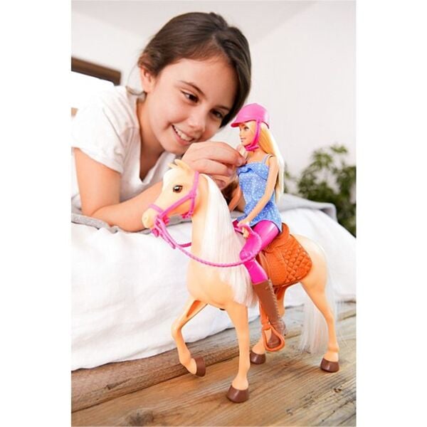 Mattel Barbie ve Güzel Atı Oyun Seti FXH13