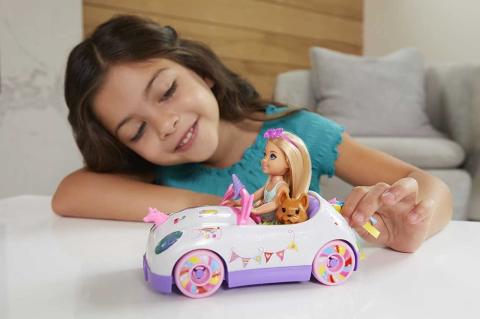 Mattel Barbie Chelsea  Bebek ve Arabası GXT41