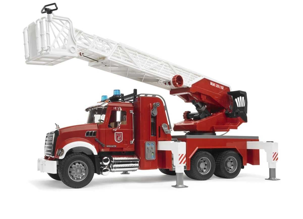 Bruder Mack Granite İtfaiye Aracı 02821