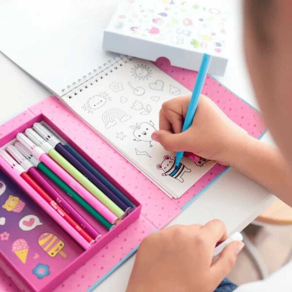 Isabel Çıkartmalı Boyama Seti Little Cuties