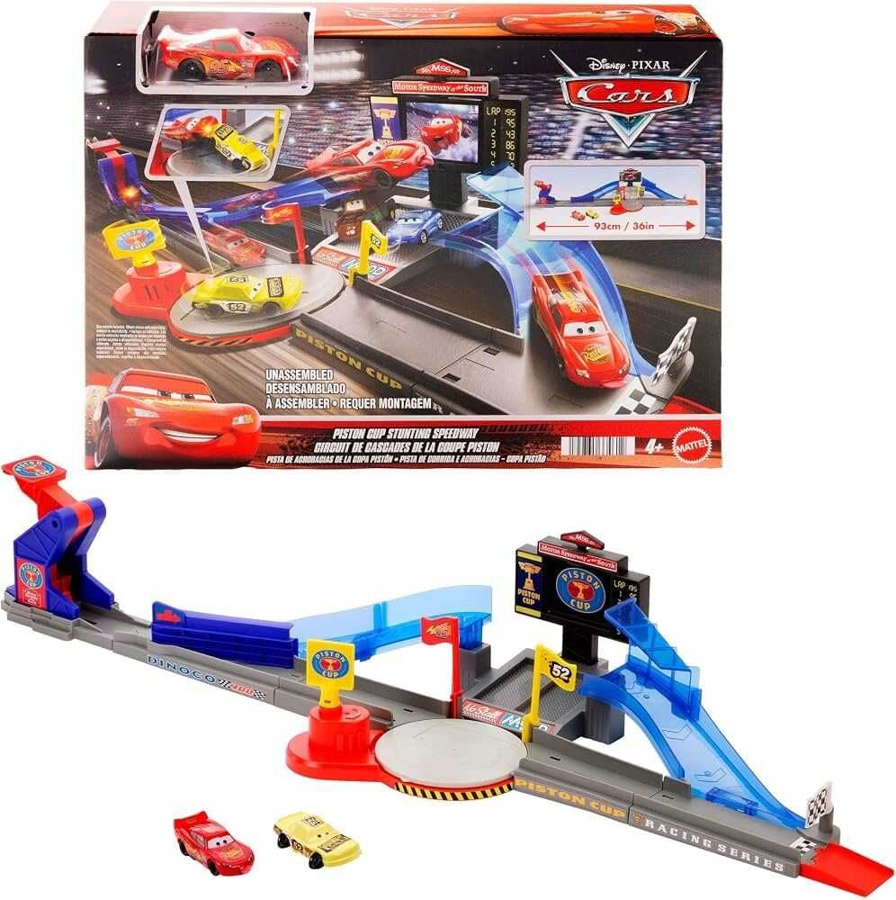 Mattel Cars Piston Kupası Akrobasi Oyun Seti